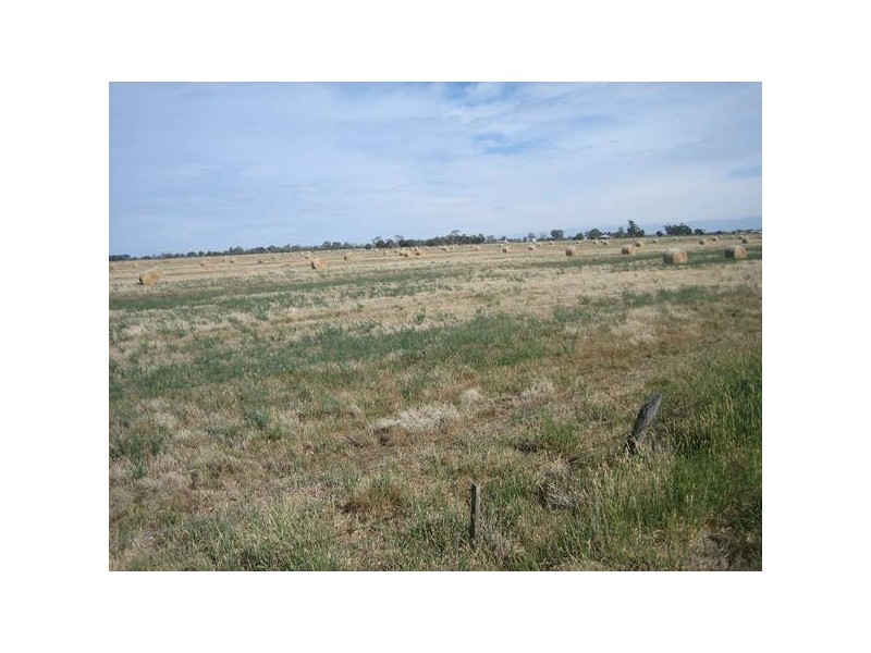 1 Hanson Road, Rochester VIC 3561