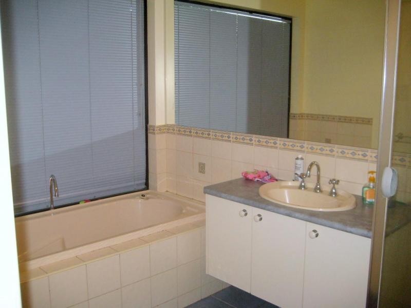 10 Parkway Drive, Strathfieldsaye VIC 3551