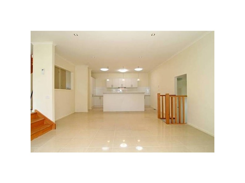 2/22 Sharon Street, Flora Hill VIC 3550