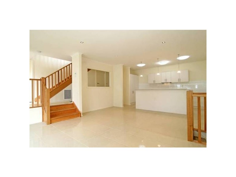2/22 Sharon Street, Flora Hill VIC 3550