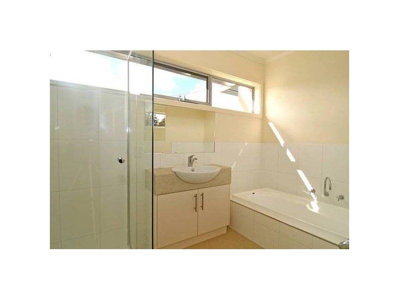 2/22 Sharon Street, Flora Hill VIC 3550