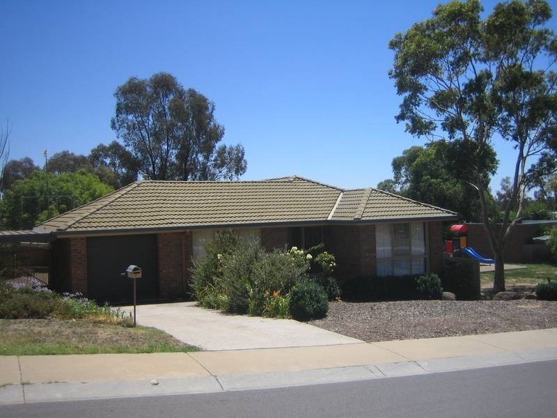 16 Bolton Drive, Strathdale VIC 3550