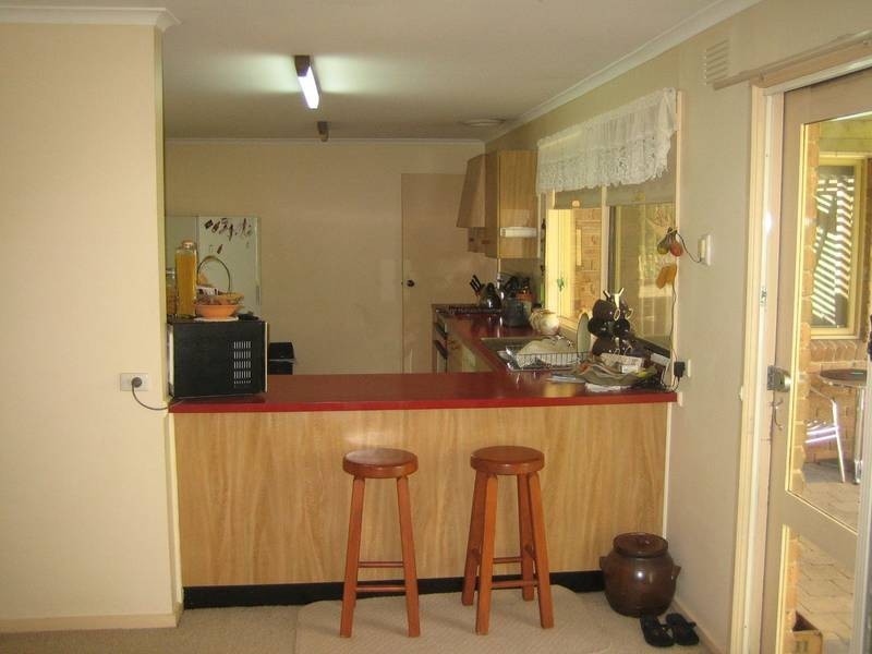 16 Bolton Drive, Strathdale VIC 3550