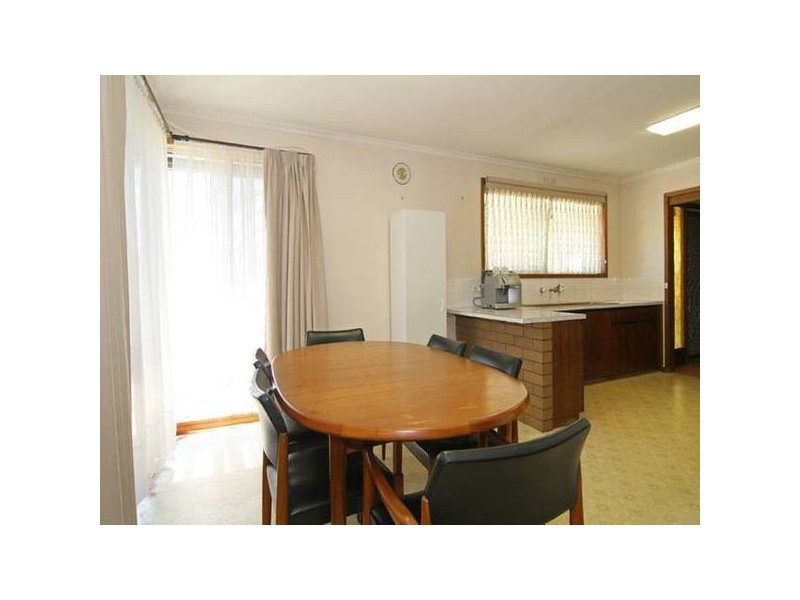 16 Desmond Street, Strathdale VIC 3550