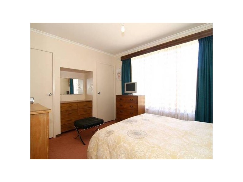 16 Desmond Street, Strathdale VIC 3550