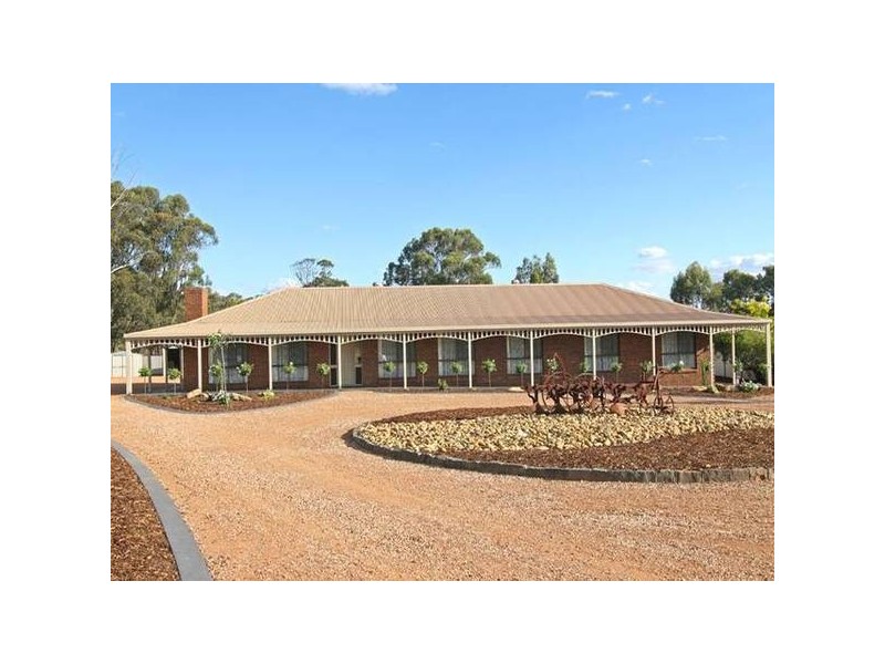 12 Melita Court, Epsom VIC 3551