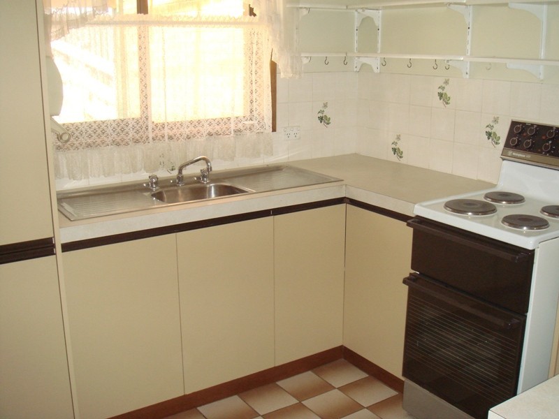 2/35a Glencoe Street, Kennington VIC 3550