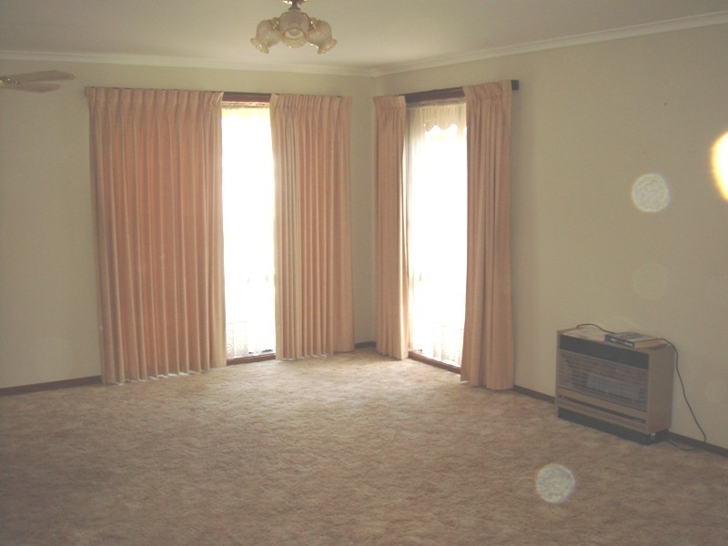 2/35a Glencoe Street, Kennington VIC 3550