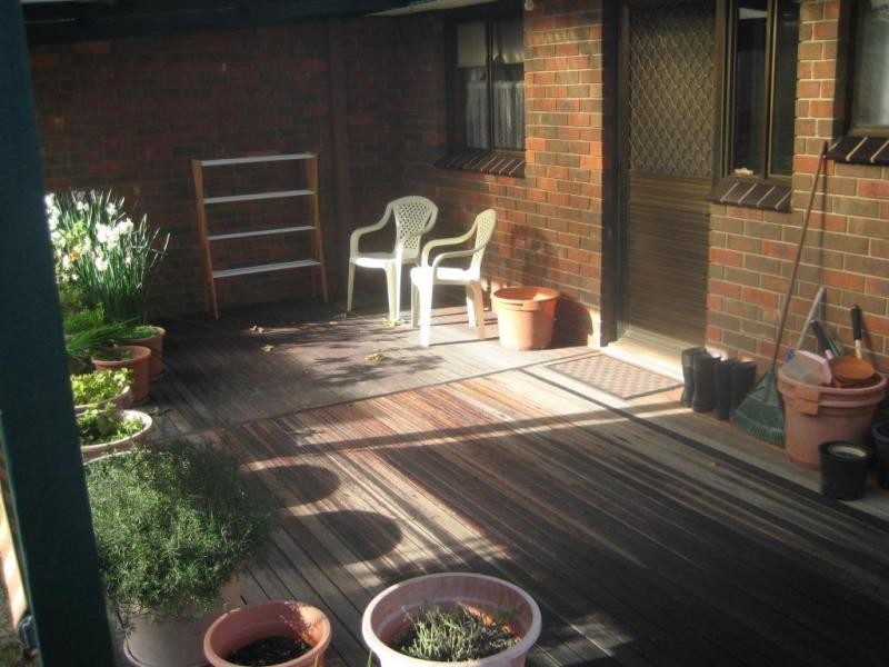 2/35a Glencoe Street, Kennington VIC 3550