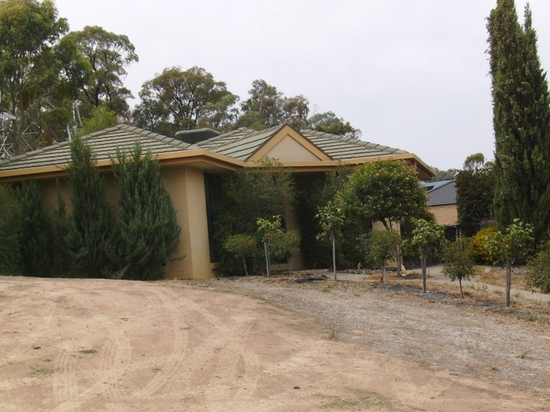 15 Proud Terrace, Flora Hill VIC 3550
