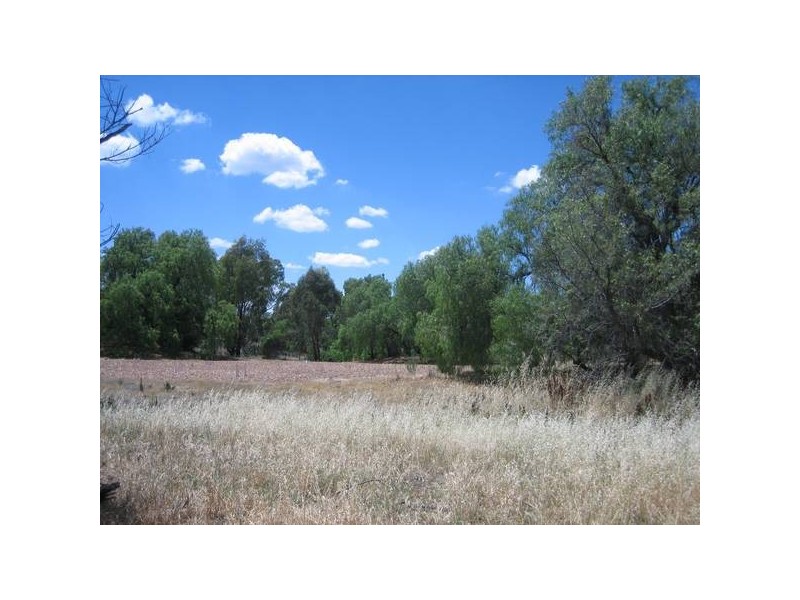 5 Emerald Drive, White Hills VIC 3550