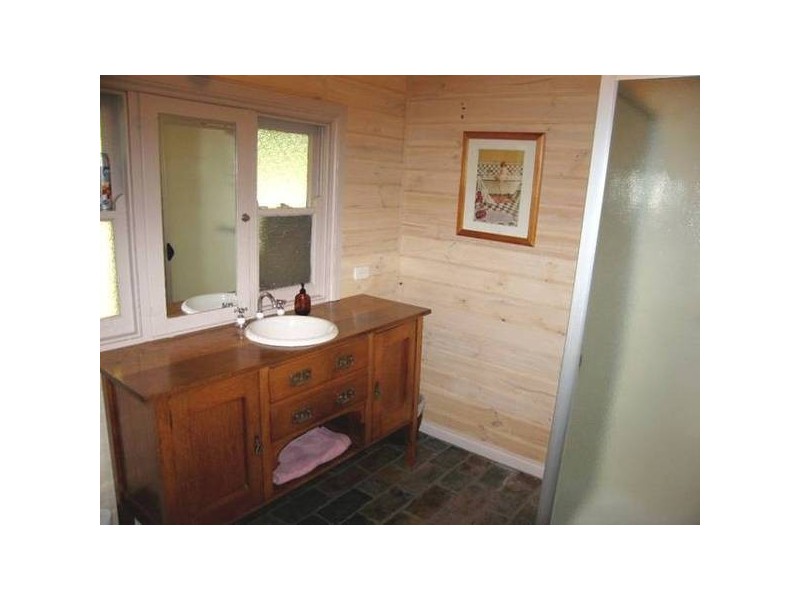 22 Carpenter Street, Quarry Hill VIC 3550