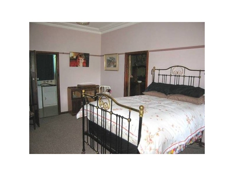 22 Carpenter Street, Quarry Hill VIC 3550