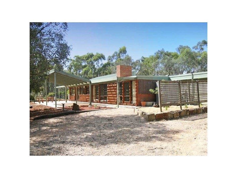 13 Tandarri Road, Junortoun VIC 3551