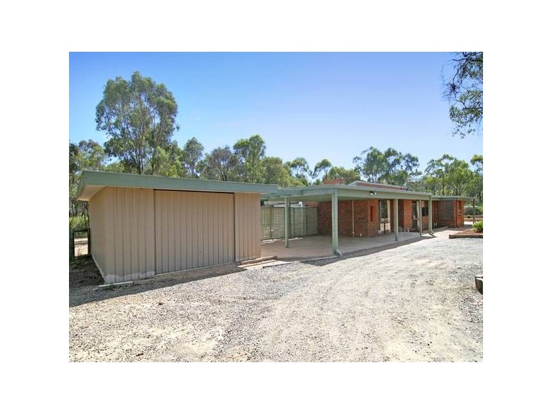 13 Tandarri Road, Junortoun VIC 3551