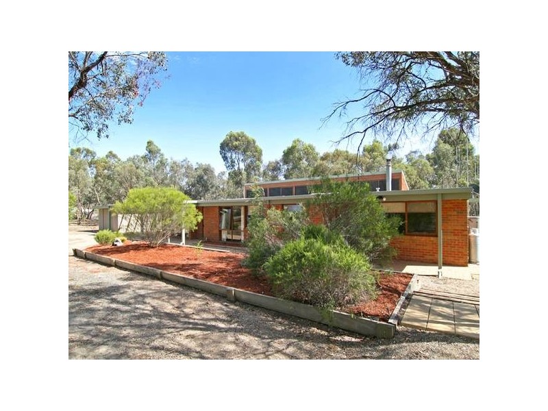 13 Tandarri Road, Junortoun VIC 3551