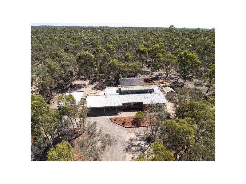 13 Tandarri Road, Junortoun VIC 3551