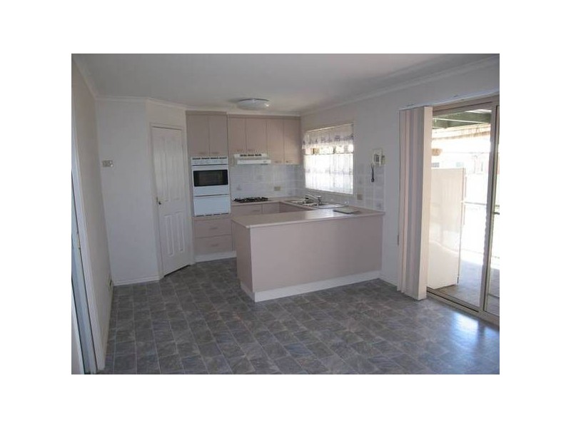 3 McCurrach Place, Strathdale VIC 3550