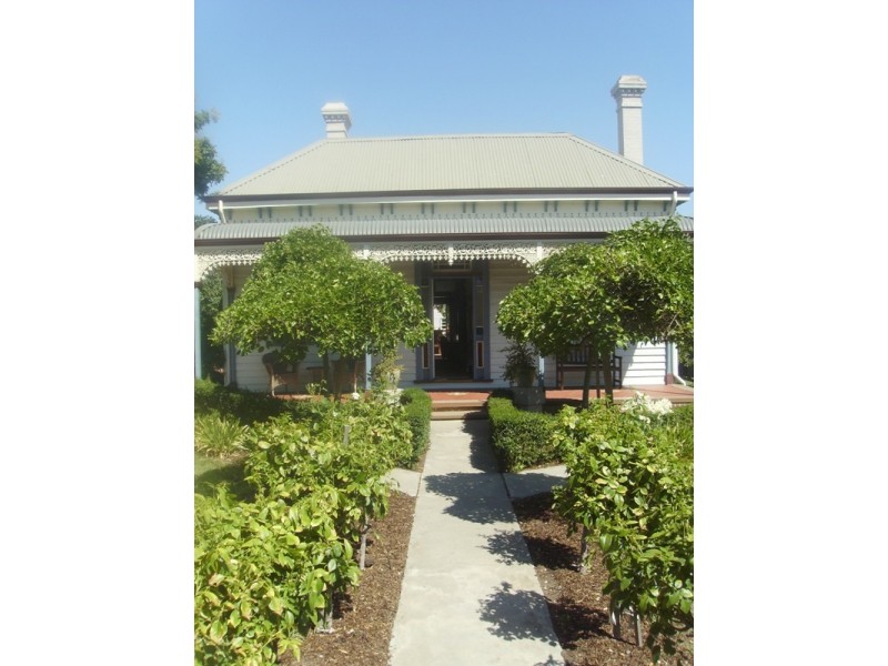 41 Hamlet Street, Quarry Hill VIC 3550