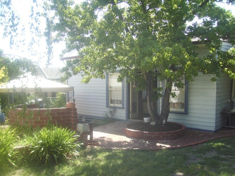 41 Hamlet Street, Quarry Hill VIC 3550