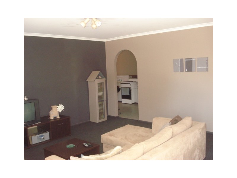 2/2 Nabilla Crescent, Strathdale VIC 3550