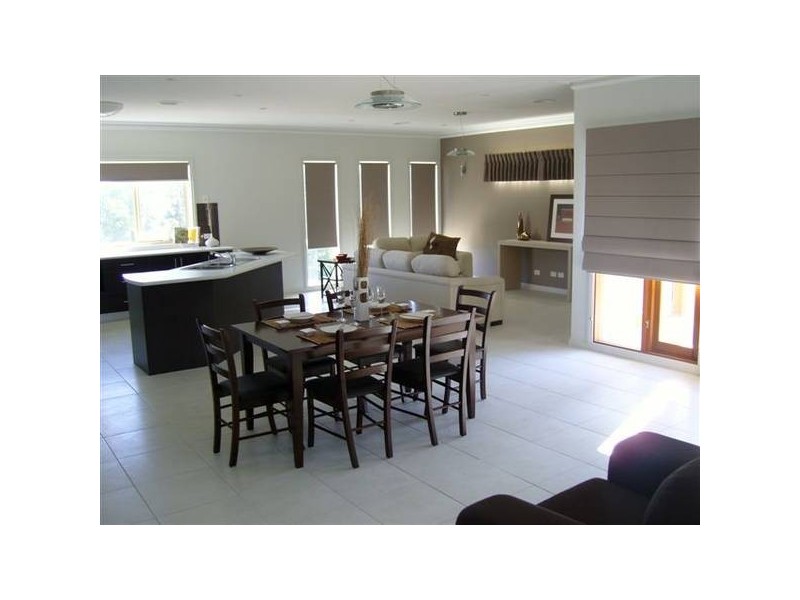 2/3 Eliza Court, Spring Gully VIC 3550