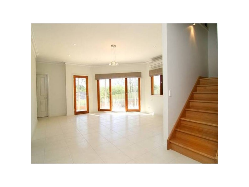 2/3 Eliza Court, Spring Gully VIC 3550