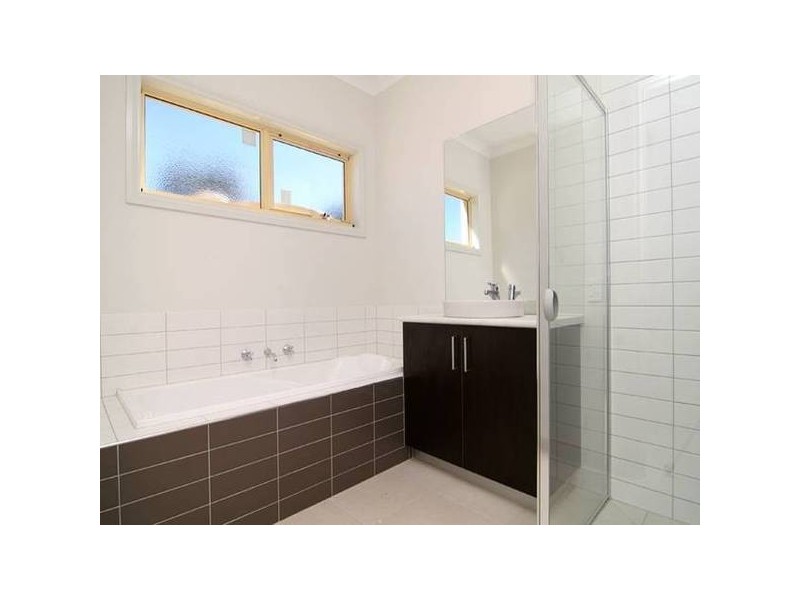 2/3 Eliza Court, Spring Gully VIC 3550