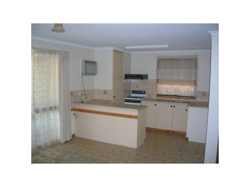 8/9 Crusoe Road, Kangaroo Flat VIC 3555