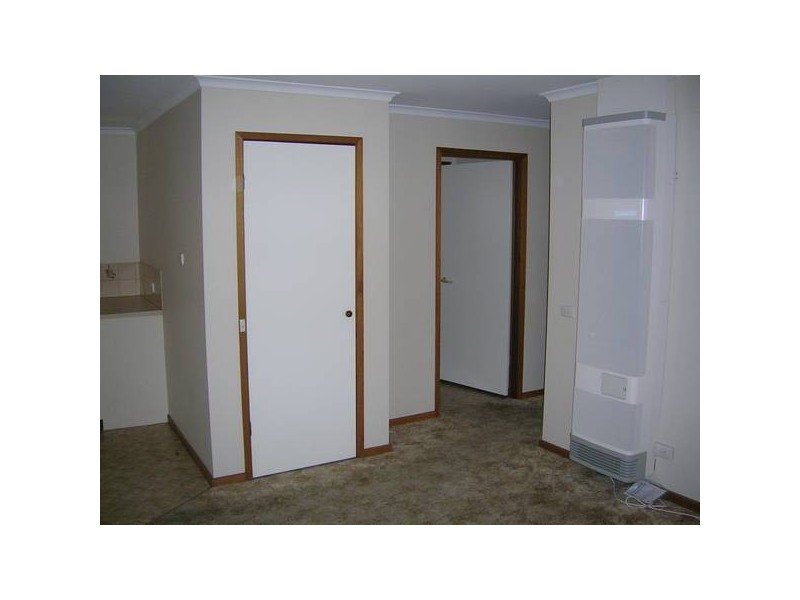 8/9 Crusoe Road, Kangaroo Flat VIC 3555