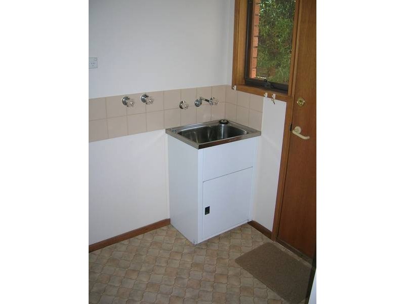 8/9 Crusoe Road, Kangaroo Flat VIC 3555