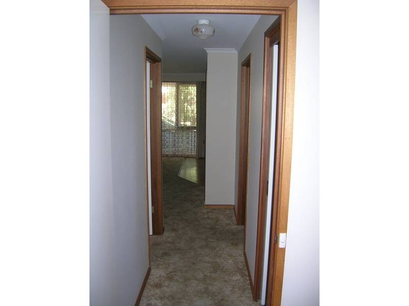 8/9 Crusoe Road, Kangaroo Flat VIC 3555