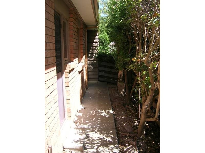 8/9 Crusoe Road, Kangaroo Flat VIC 3555