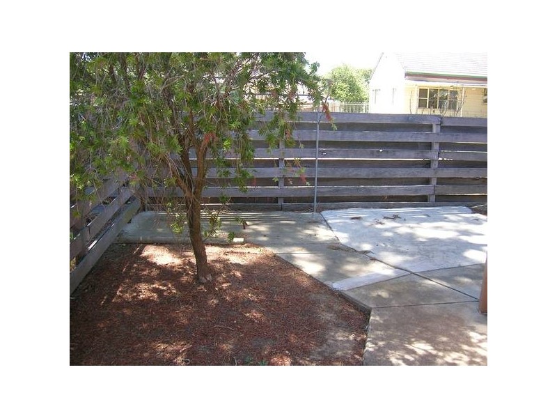 8/9 Crusoe Road, Kangaroo Flat VIC 3555