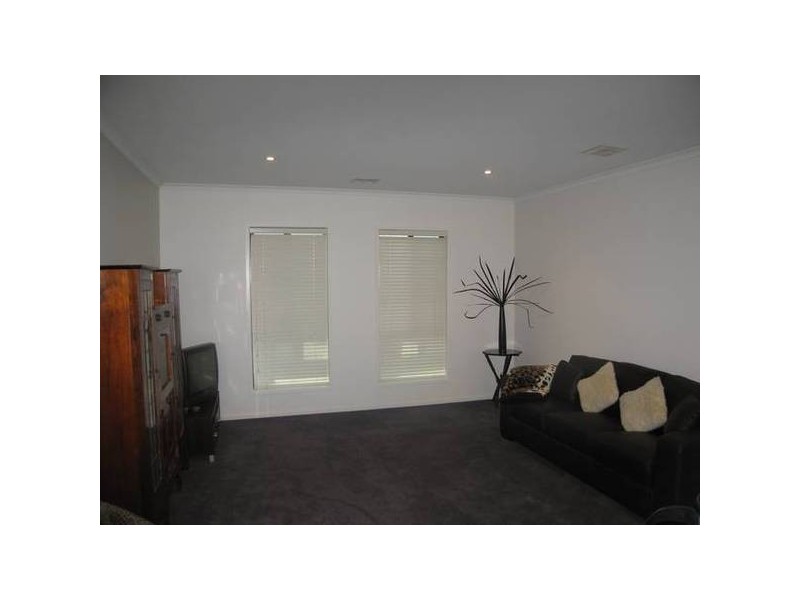 8 The Terrace, Strathdale VIC 3550