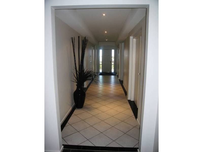 8 The Terrace, Strathdale VIC 3550