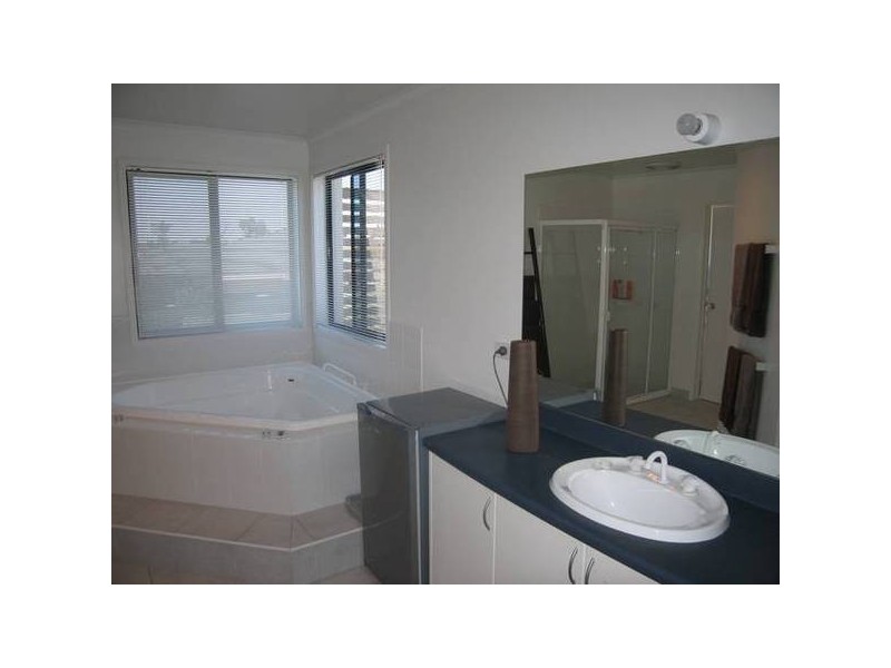 8 The Terrace, Strathdale VIC 3550