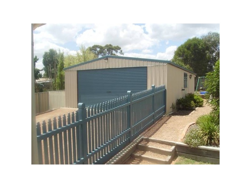 271 Allingham Street, Kangaroo Flat VIC 3555