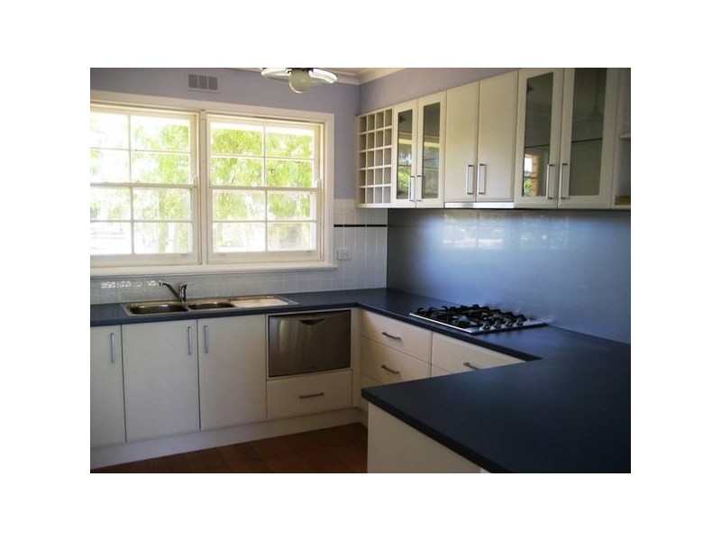 23 Park Street, Strathdale VIC 3550