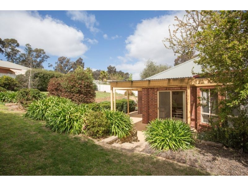 3 Bourke Drive, Strathdale VIC 3550
