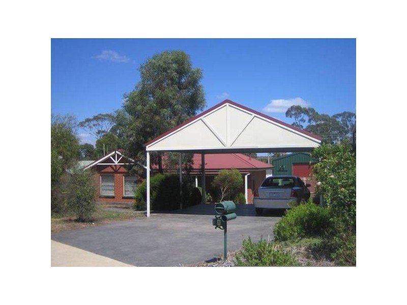 8 Diamond Court, Kangaroo Flat VIC 3555