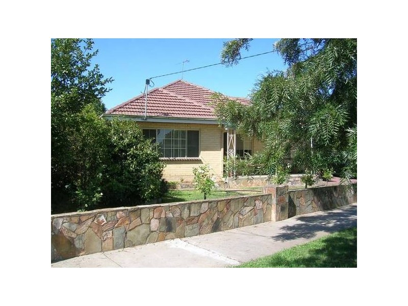 8 Bendigo Crescent, Flora Hill VIC 3550