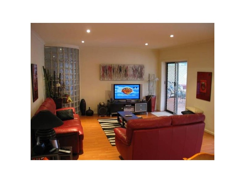 8 Bendigo Crescent, Flora Hill VIC 3550