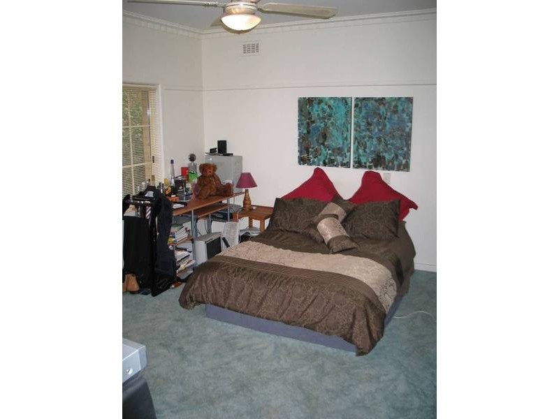 8 Bendigo Crescent, Flora Hill VIC 3550