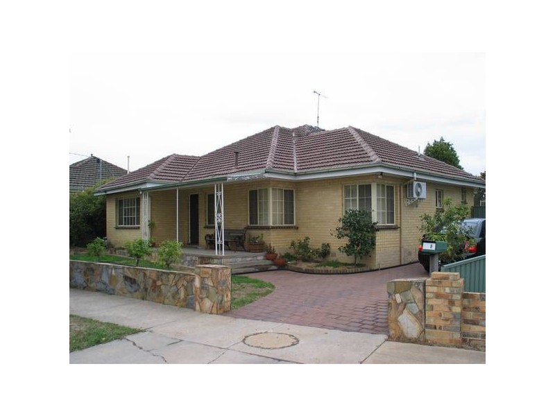 8 Bendigo Crescent, Flora Hill VIC 3550