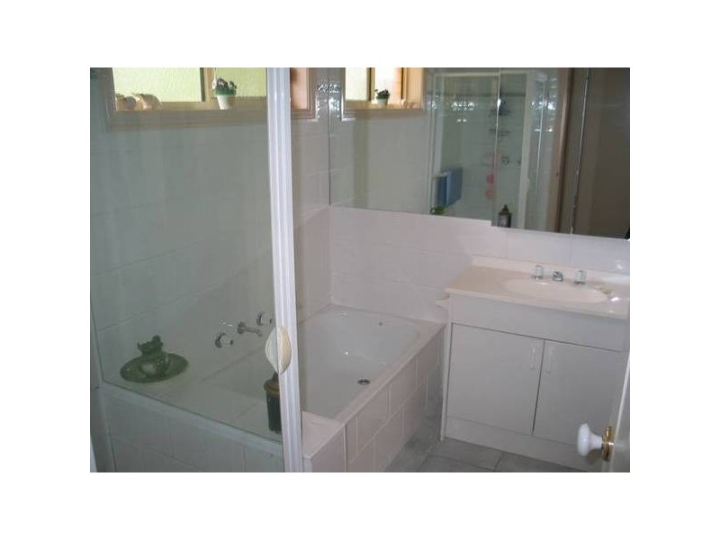 1/18 Lowe Street, Kangaroo Flat VIC 3555