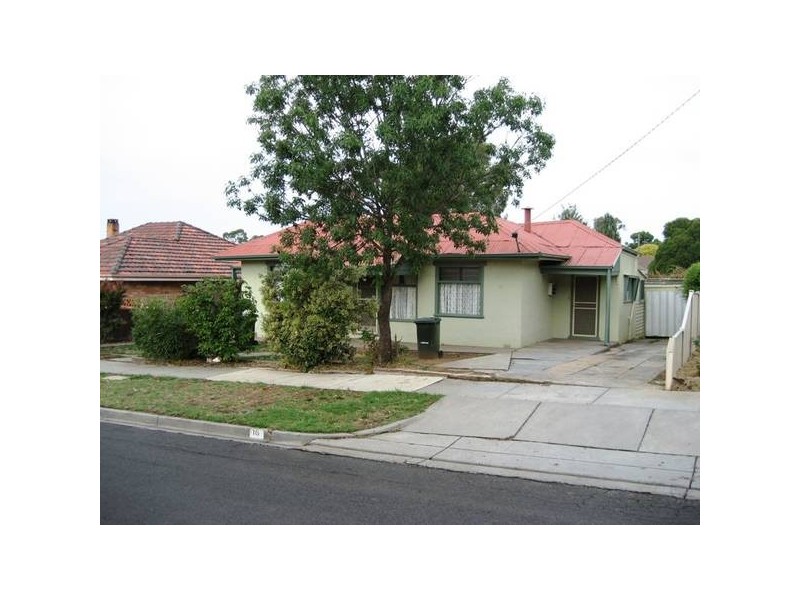 16 Putnam Avenue, Strathdale VIC 3550