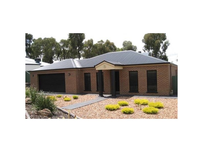 2 Forest Heights Drive, Kangaroo Flat VIC 3555