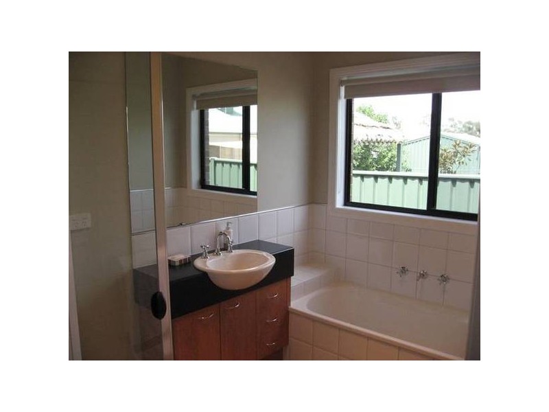 2 Forest Heights Drive, Kangaroo Flat VIC 3555