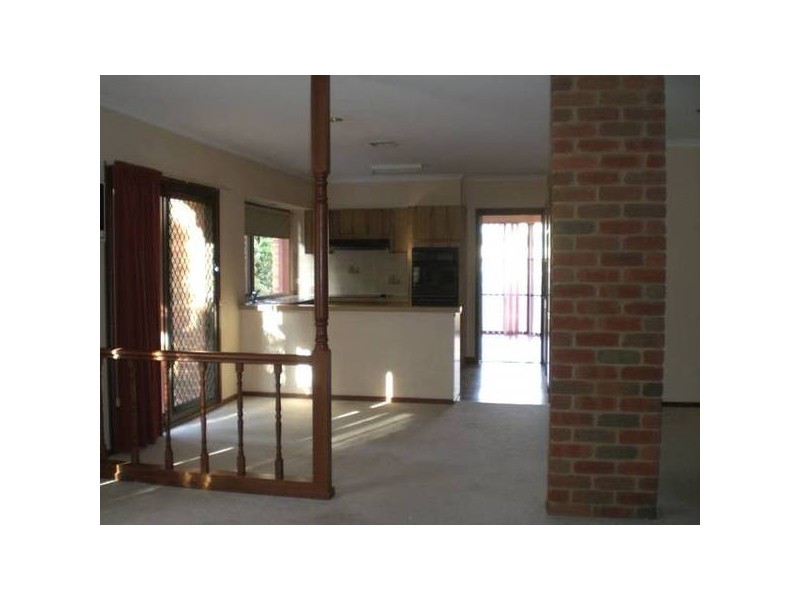 21 Landale Drive, Strathdale VIC 3550